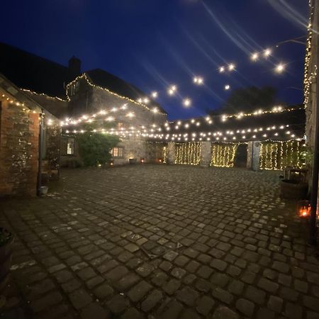Ash Barton - Big Party House, No Curfew! Villa Wrafton Exterior photo
