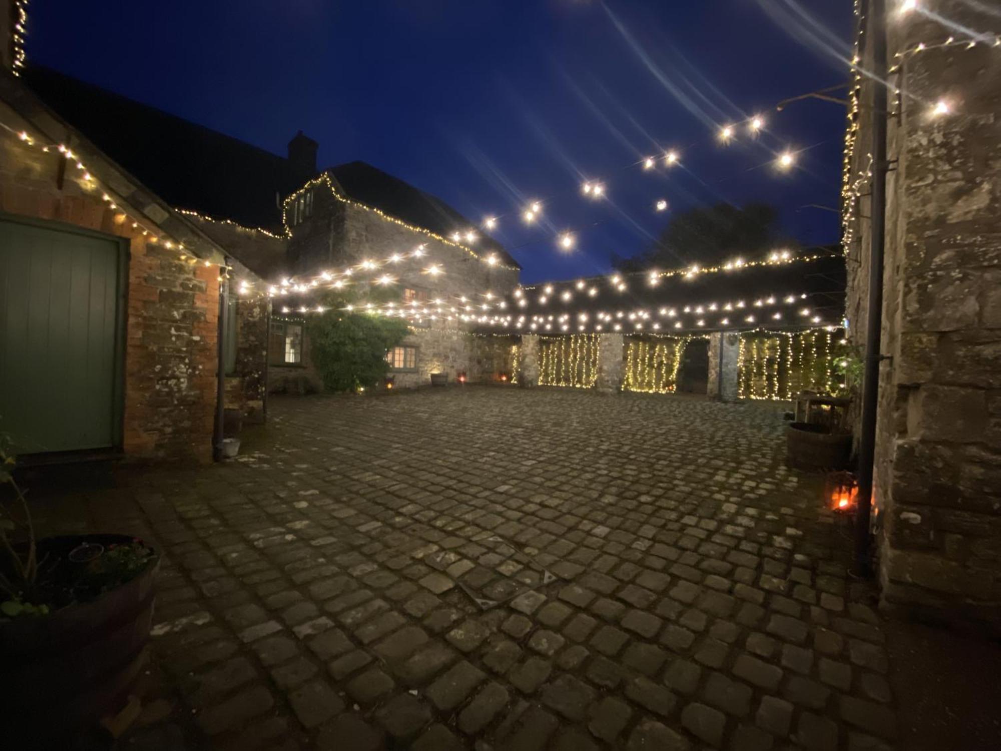 Ash Barton - Big Party House, No Curfew! Villa Wrafton Exterior photo